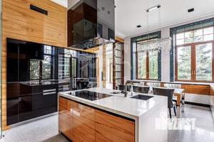 Дом 1440м², 4-этажный, участок 23 сот.