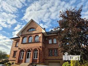 Коттедж 692м², 3-этажный, участок 20 сот.