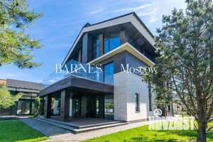 Дом 1500м², 3-этажный, участок 22 сот.