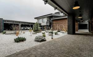 Дом 1123м², 2-этажный, участок 22 сот.