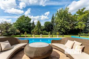 Дом 667м², 3-этажный, участок 20 сот.