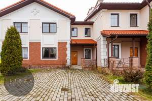 Таунхаус 208м², 2-этажный, участок 3 сот.