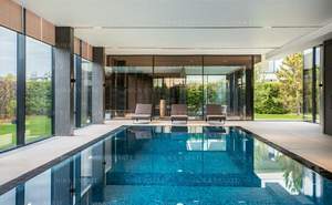 Дом 1300м², 3-этажный, участок 15 сот.