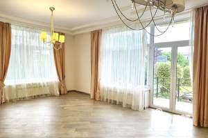 Таунхаус 283м², 3-этажный, участок 5 сот.