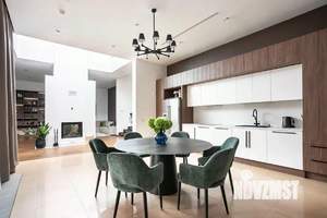 Дом 360м², 2-этажный, участок 6 сот.