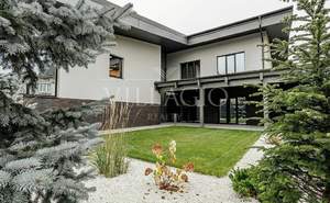 Дом 1123м², 2-этажный, участок 22 сот.