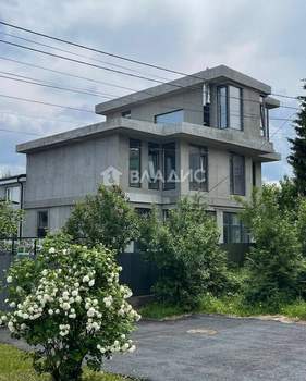 Дом 302м², 3-этажный, участок 5 сот.