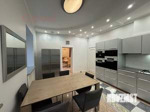 Дом 740м², 3-этажный, участок 28 сот.