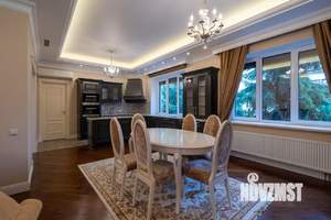 Коттедж 215м², 2-этажный, участок 10 сот.