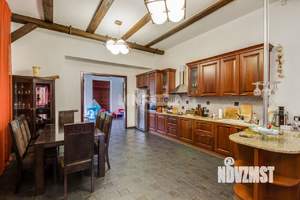 Дом 600м², 3-этажный, участок 25 сот.