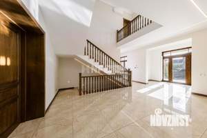 Дом 900м², 2-этажный, участок 18 сот.