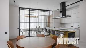 Коттедж 900м², 3-этажный, участок 5 сот.