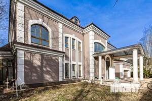 Дом 1000м², 2-этажный, участок 19 сот.