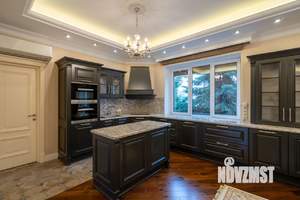 Коттедж 215м², 2-этажный, участок 10 сот.