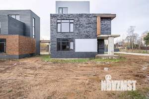 Дом 277м², 3-этажный, участок 6 сот.