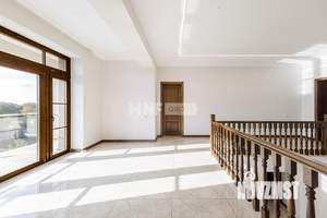 Дом 900м², 2-этажный, участок 18 сот.