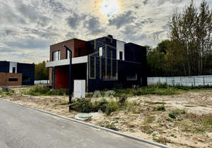 Дом 298м², 2-этажный, участок 10 сот.