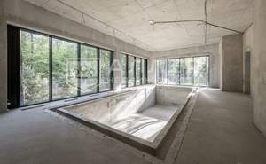 Дом 1700м², 2-этажный, участок 46 сот.