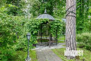 Дом 1860м², 2-этажный, участок 70 сот.