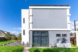 Дом 142м², 2-этажный, участок 6 сот.