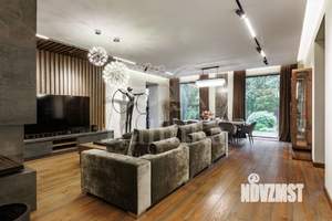 Дом 974м², 2-этажный, участок 30 сот.