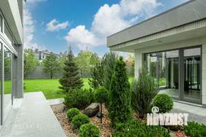 Дом 1234м², 2-этажный, участок 24 сот.