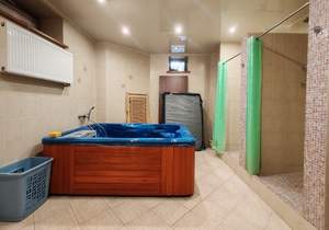 Дом 670м², 3-этажный, участок 16 сот.