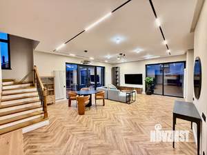 Дом 253м², 2-этажный, участок 6 сот.