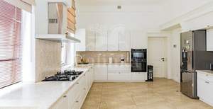 Дом 1663м², 3-этажный, участок 0 сот.