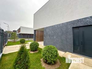 Дом 403м², 2-этажный, участок 8 сот.