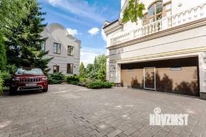 Дом 667м², 3-этажный, участок 20 сот.