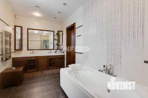 Дом 600м², 2-этажный, участок 20 сот.