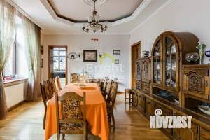 Дом 850м², 3-этажный, участок 95 сот.