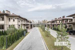 Таунхаус 367м², 2-этажный, участок 6 сот.