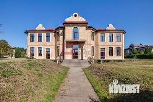 Дом 974м², 3-этажный, участок 35 сот.