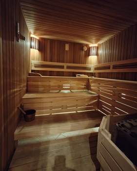 Дом 670м², 3-этажный, участок 16 сот.