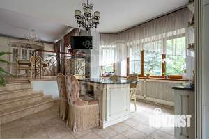 Дом 760м², 3-этажный, участок 30 сот.