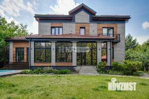 Дом 600м², 3-этажный, участок 25 сот.