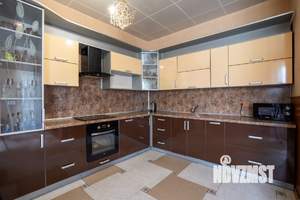 Дом 298м², 2-этажный, участок 6 сот.