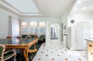 Коттедж 580м², 3-этажный, участок 13 сот.