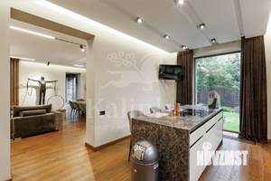 Дом 974м², 2-этажный, участок 30 сот.