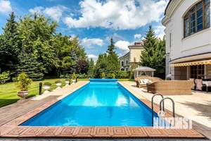 Дом 667м², 3-этажный, участок 20 сот.