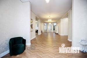 Дом 516м², 3-этажный, участок 14 сот.