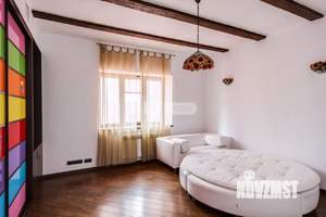 Дом 600м², 3-этажный, участок 25 сот.