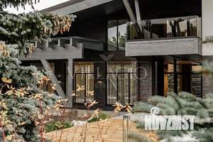 Дом 1123м², 2-этажный, участок 22 сот.