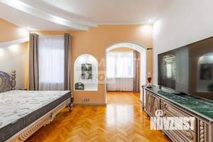 Дом 577м², 4-этажный, участок 13 сот.