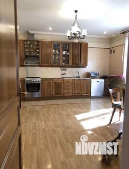 Дом 330м², 2-этажный, участок 30 сот.