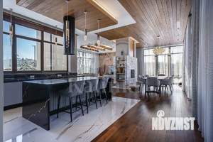 Дом 590м², 2-этажный, участок 15 сот.