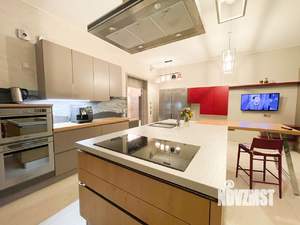 Коттедж 450м², 5-этажный, участок 12 сот.