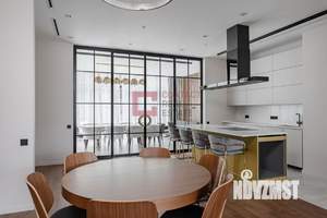 Дом 945м², 3-этажный, участок 7 сот.